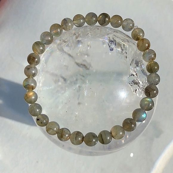 Hand Made Labradorite Gemstone Bracelet - Picture 4 of 7
